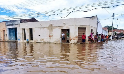 MPCE cobra providências da Prefeitura de Farias Brito após alagamentos no município