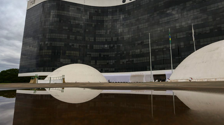TSE nega pedido para tornar Moraes suspeito para julgar Bolsonaro