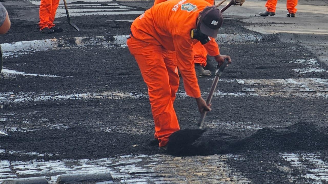 Prefeitura inicia asfaltamento de 10 mil metros de vias no Centro de Nova Olinda