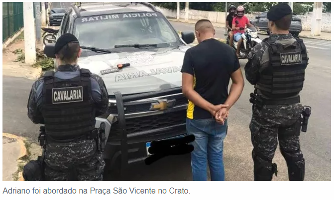 PM no Crato leva a DP homem usando blusa do RAIO e portando simulacro de pistola