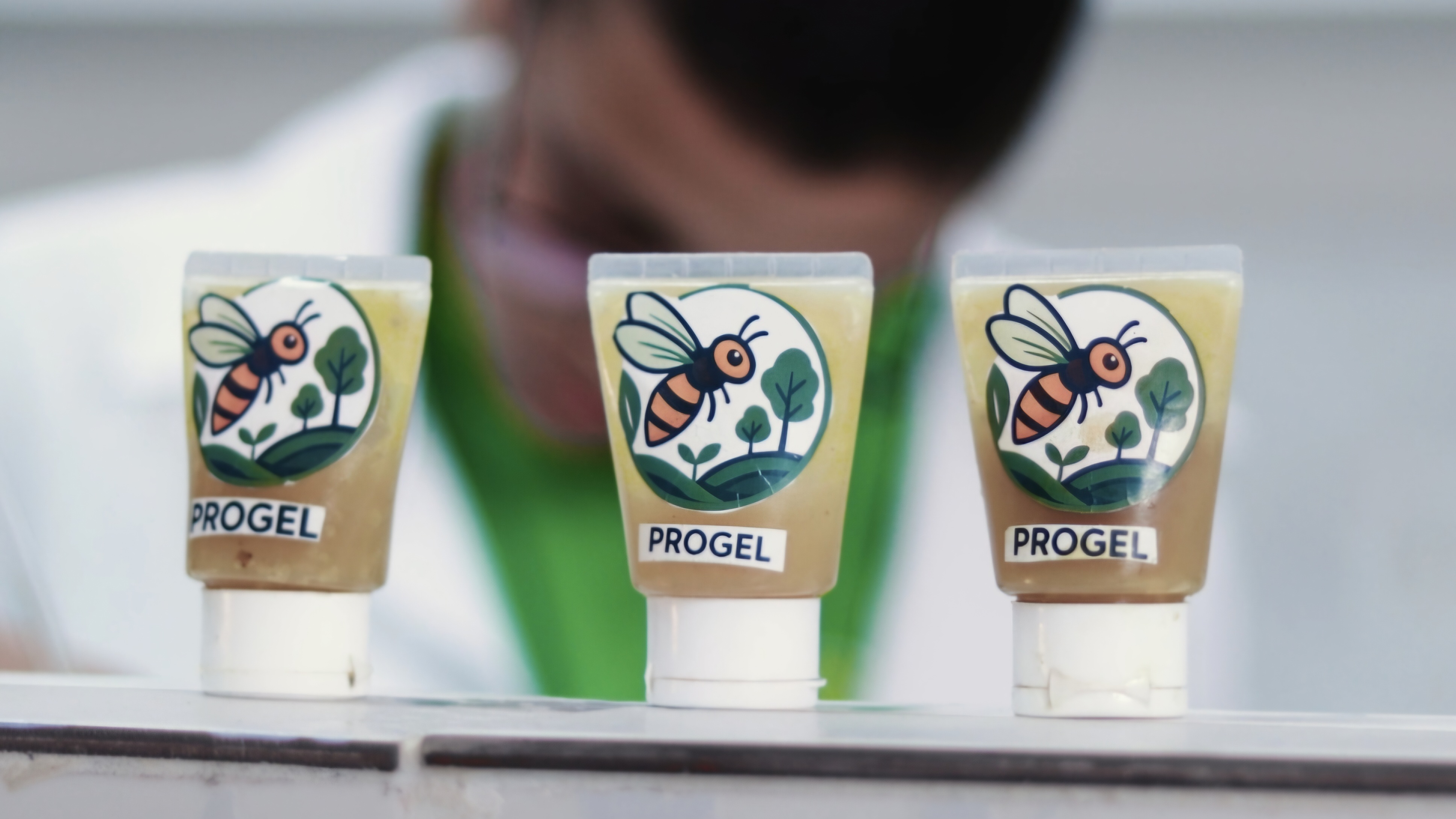 Salitre: alunos da rede pública criam gel cicatrizante feito com resina natural de abelhas