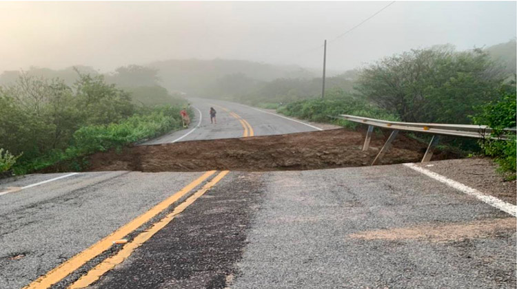 Cariri tem três trechos de rodovias com bloqueios parciais ou nos dois sentidos