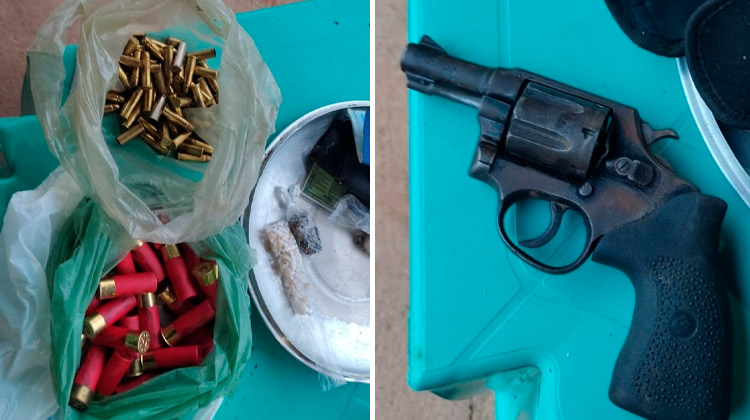 Orós: Homem sob efeito de drogas importuna população e é preso pela PM com armas, munições e drogas