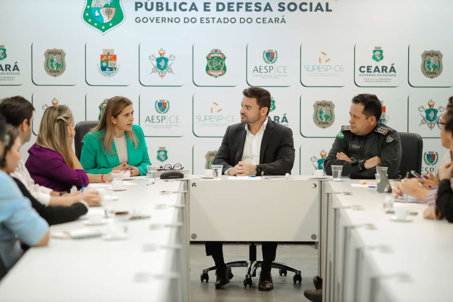 Secretarias de Educação e Segurança Pública discutem segurança nas escolas do Ceará