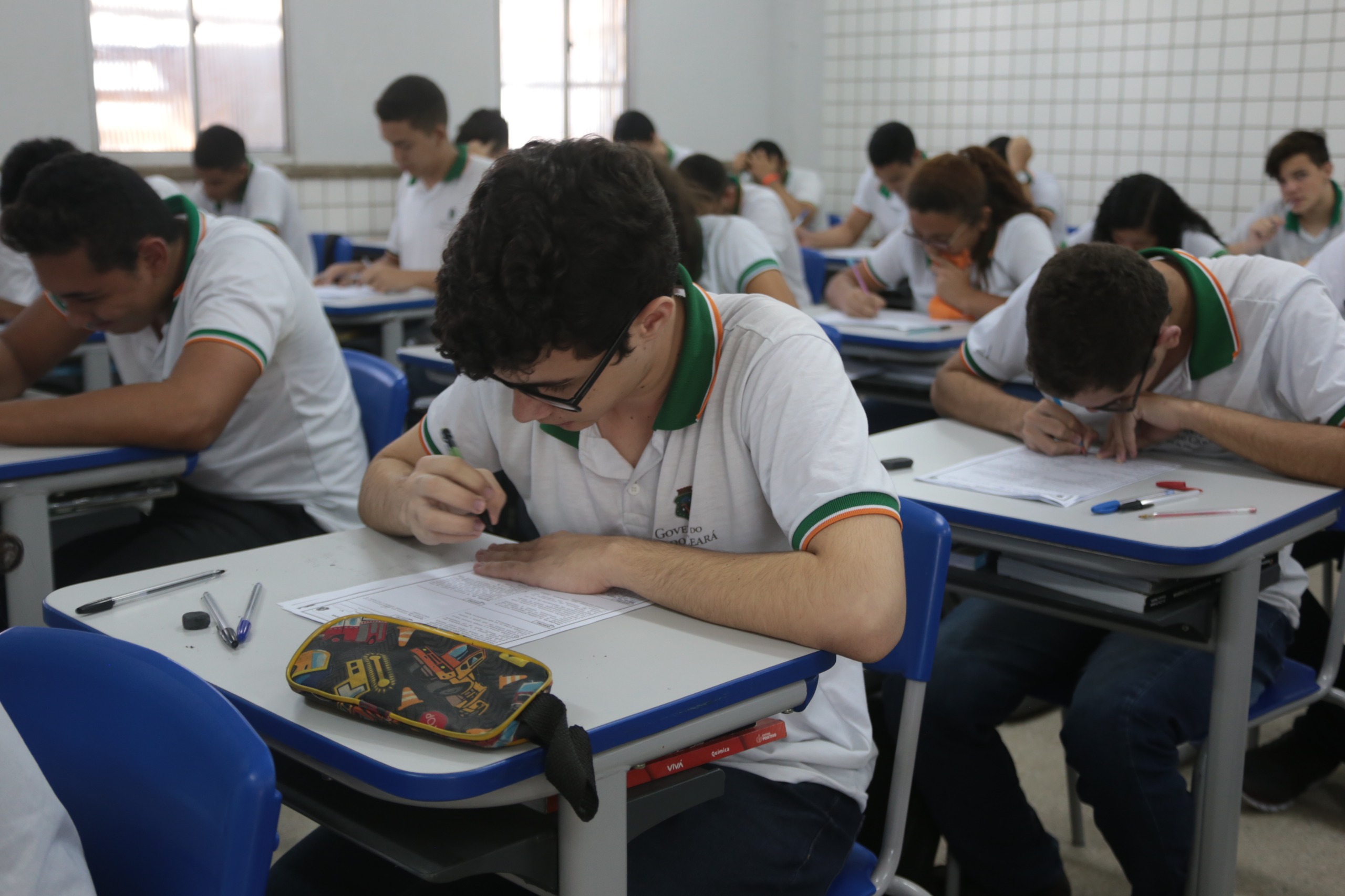 Governo do Ceará abre edital com 200 vagas para ampliação definitiva de carga horária para professores da rede estadual