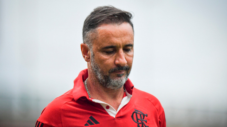 Flamengo anuncia demissão de Vitor Pereira