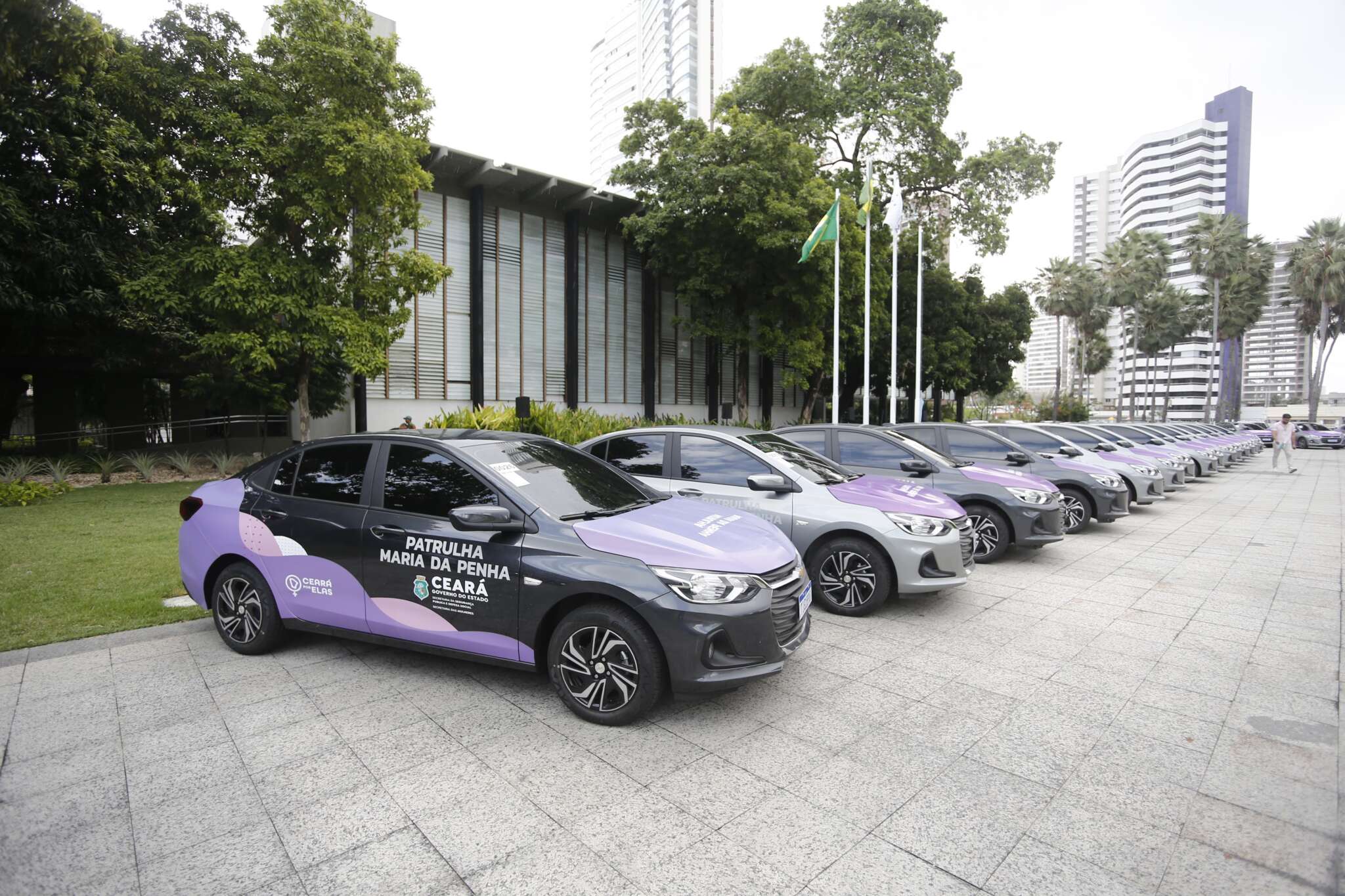 Sete cidades do Cariri recebem novos veículos destinados à Patrulha Maria da Penha