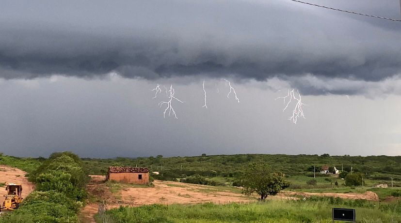 Funceme emite aviso de chuvas intensas para o Ceará nesta segunda, 3