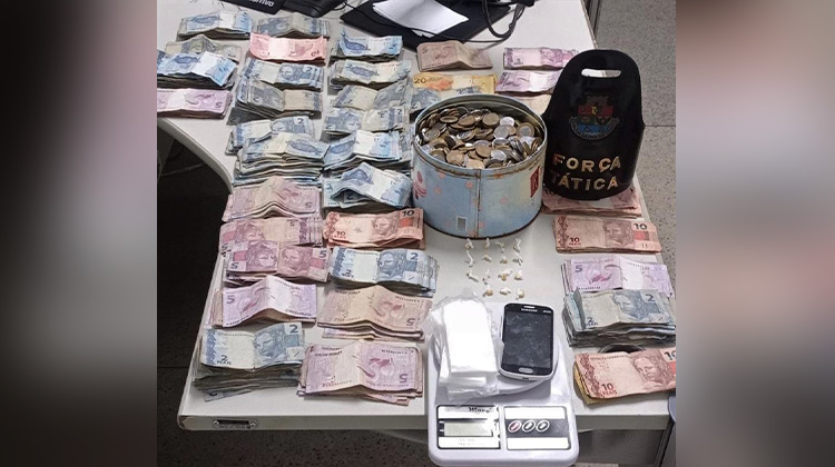 Traficante preso em Barbalha com mais de R$ 5 mil e vendendo pedras de crack