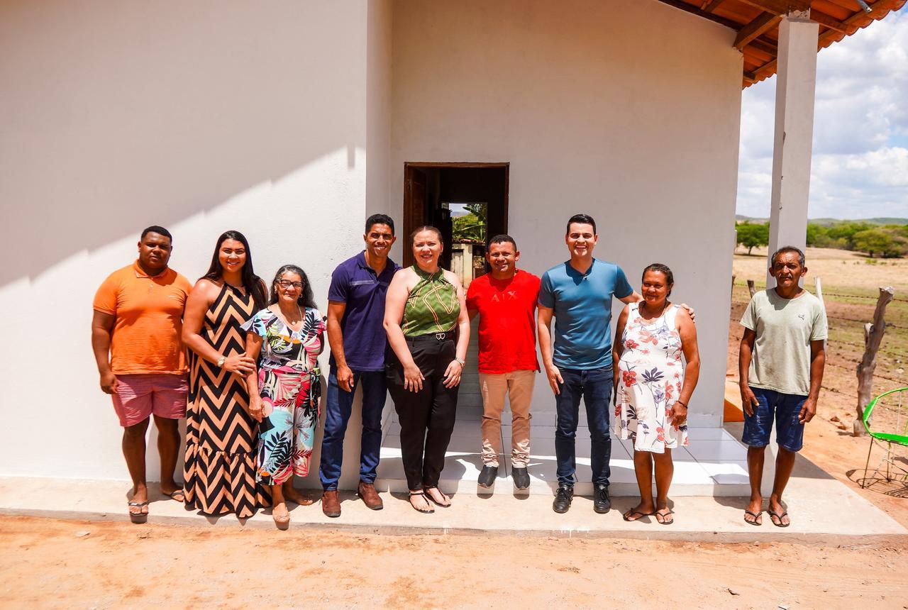 Yury do Paredão participa da entrega de casas do Minha Casa, Minha Vida em Juazeiro do Norte