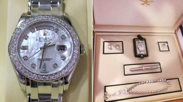 Bolsonaro recebeu 3º conjunto de joias com Rolex de diamantes e levou com ele após mandato