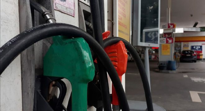 Após volta dos impostos federais, gasolina e etanol atingem maiores valores de 2023 no Ceará