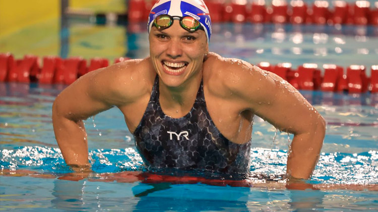 Carol Santiago é ouro em etapa do World Series de natação paraolímpica