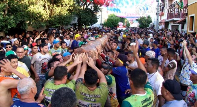 Pau da Bandeira: Prefeitura de Barbalha lança edital para ornamentação da cidade